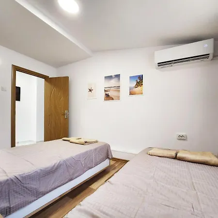 Sun-kissed Getaway Appartamento Varna